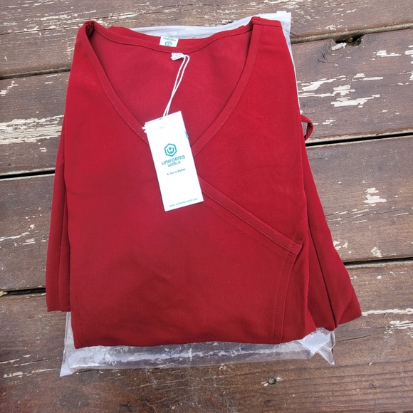 size large scrubs,jogger style - Picture 2 of 3